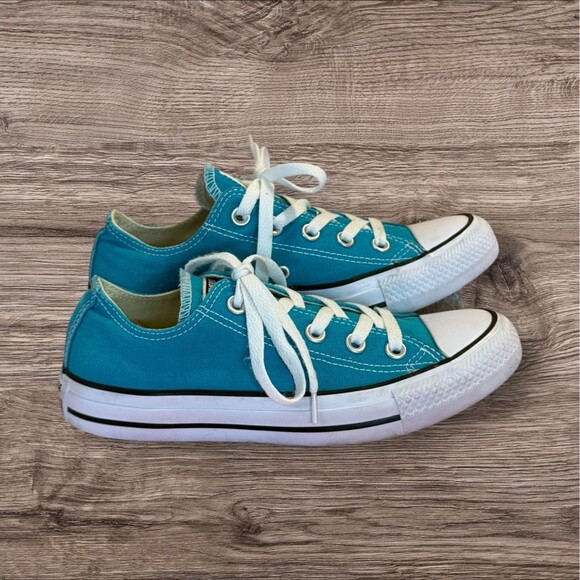 Converse Chuck Taylor Low Top Sneakers | Mediterranean - Men’s 4/Women’s 6 - Picture 2 of 4